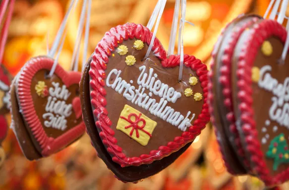 Gingerbread hearts at the Viennese Christmas Market in Vienna, Austria