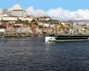 Side action shot of the Splendour