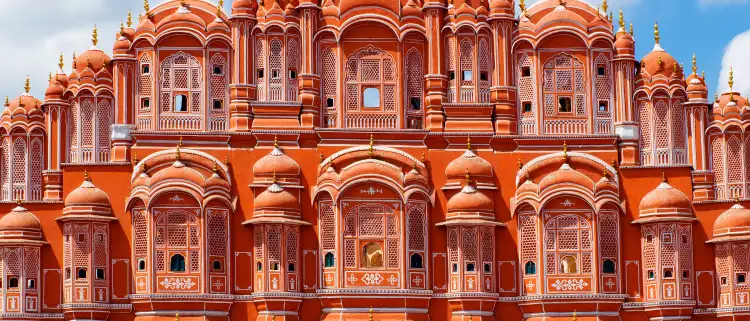Exterior of Hawa Mahal palace, The Palace of the Winds in Jaipur, Rajasthan, India